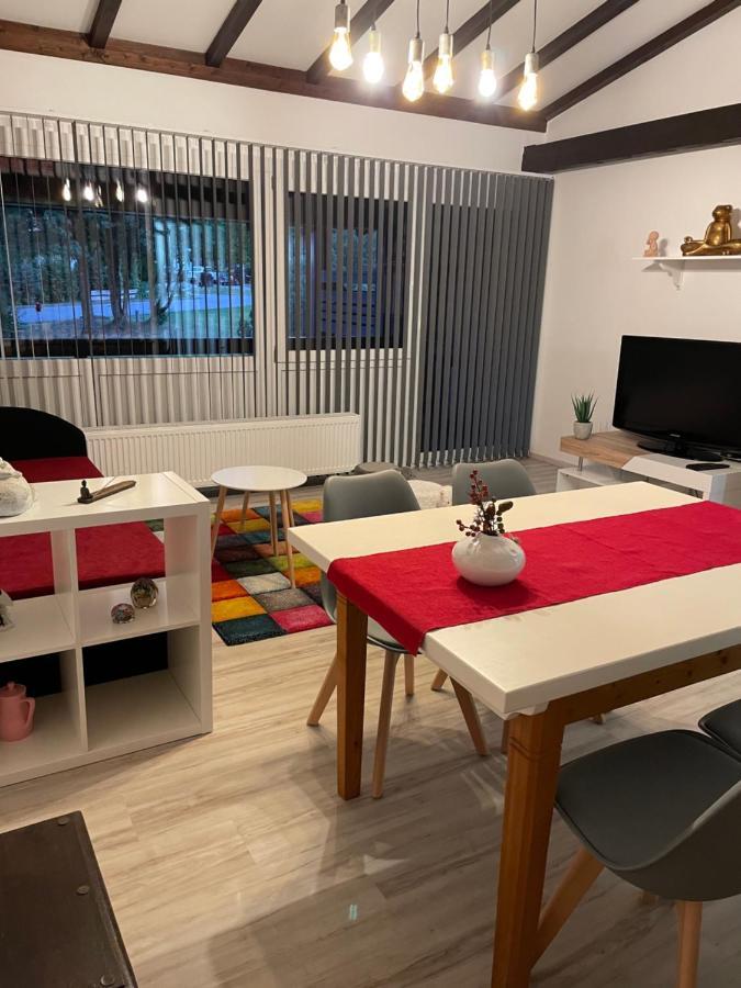 Ferienwohnung Atelier Зигсдорф Екстериор снимка